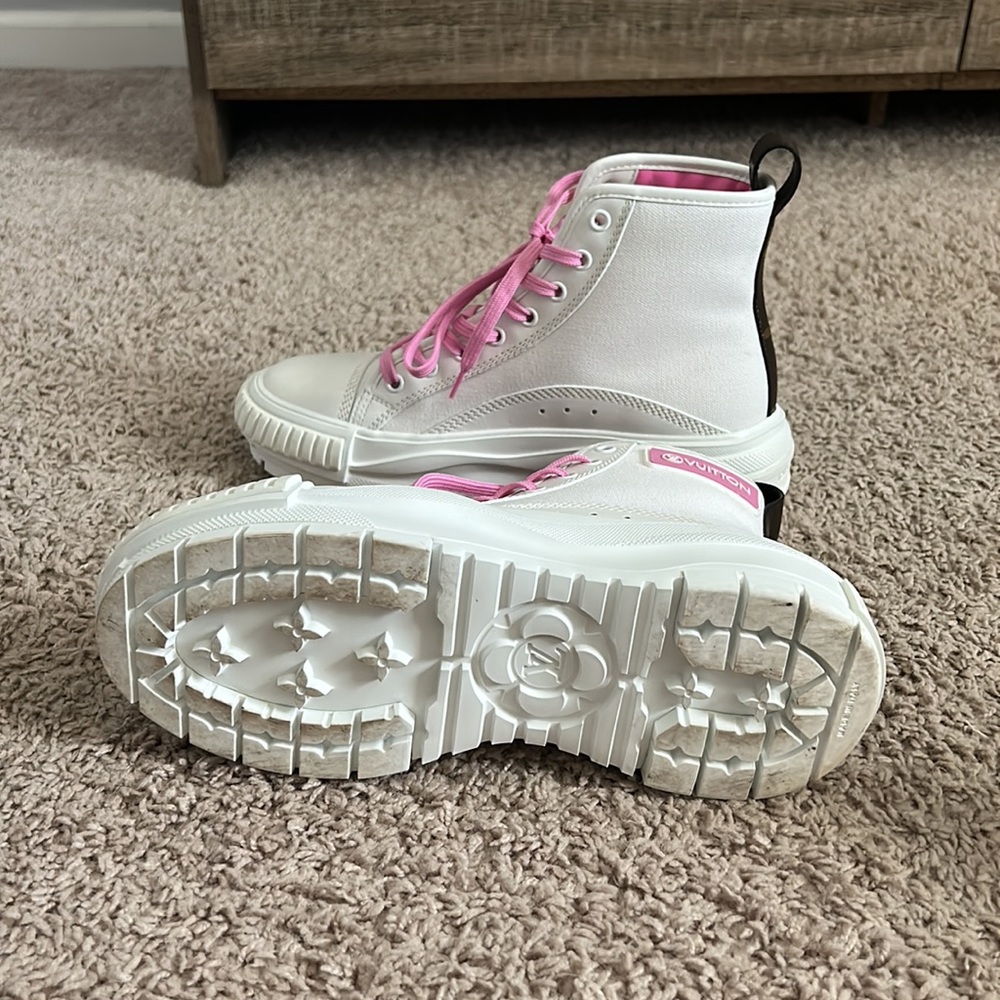 Louis Vuitton LV Quad Sneaker - Picture 3 of 3